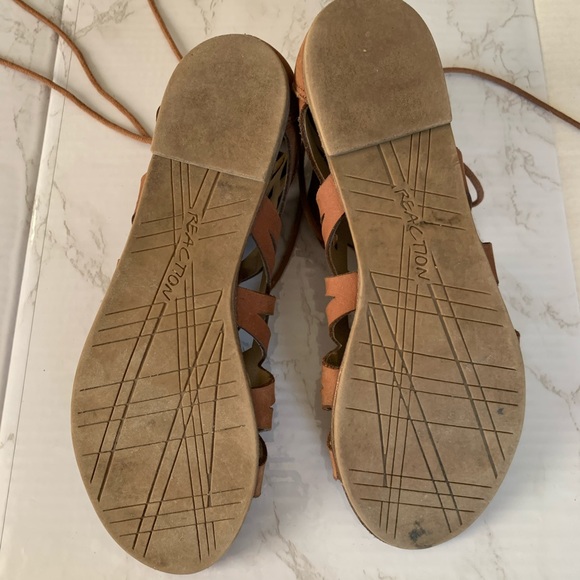 Kenneth Cole Reaction Mel A Knee Gladiator Sandals - Picture 5 of 5